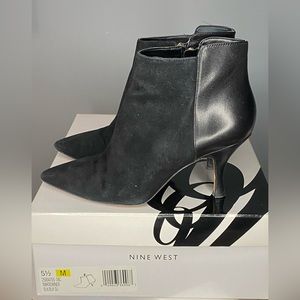 Nine West 2.5” “Krowner“ black leather/suede heeled booties - size 5.5